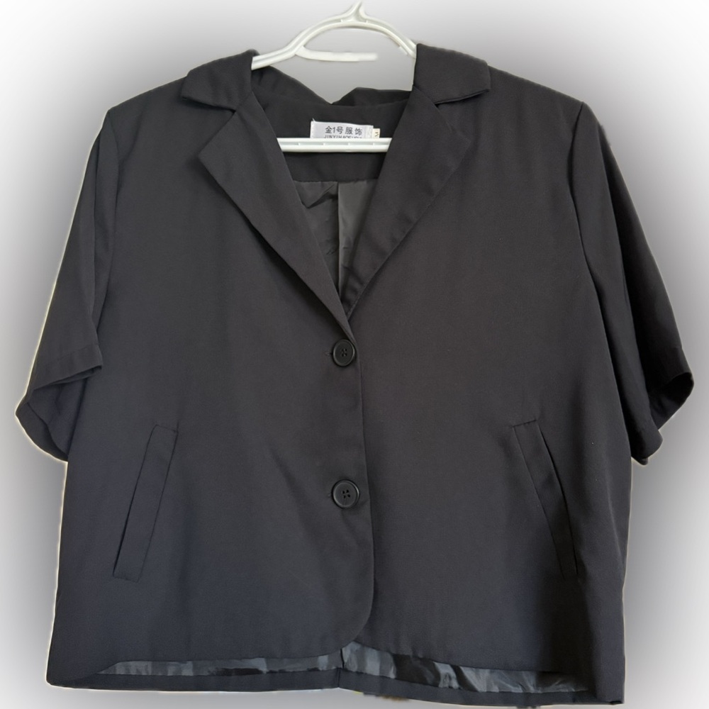 Cropped Black Short Sleeve Blazer